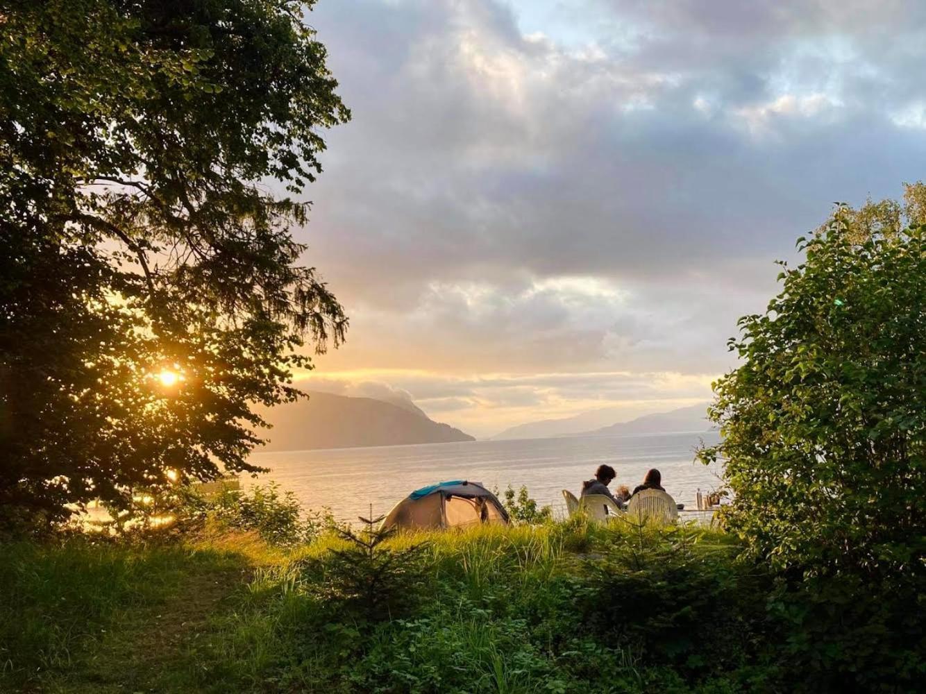 Hotel Nokling & Camping Hjelmeland Luaran gambar